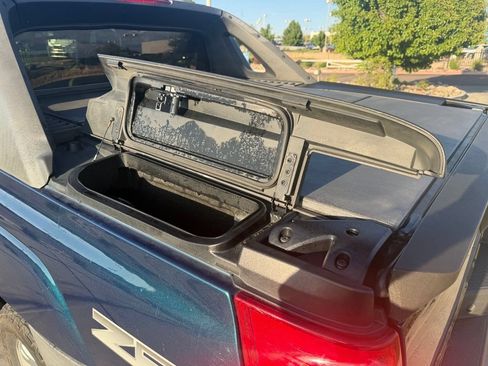 Used 2005 Chevrolet Avalanche Z71 w/ Sun And Sound Package AWD/4WD image 22