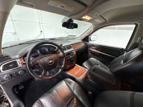 Used 2007 Chevrolet Avalanche LTZ w/ LTZ Preferred Equipment Group image 17