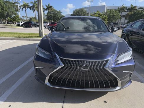 Used 2025 Lexus ES 350 Ultra Luxury w/ Accessory Package (Z2) image 6