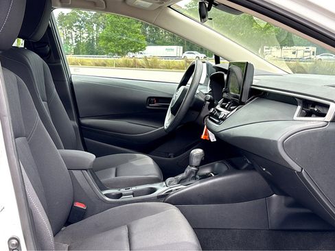 Used 2024 Toyota Corolla LE FWD image 6
