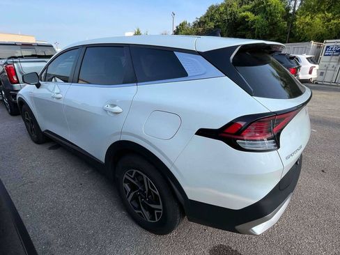 Used 2023 Kia Sportage LX FWD image 3