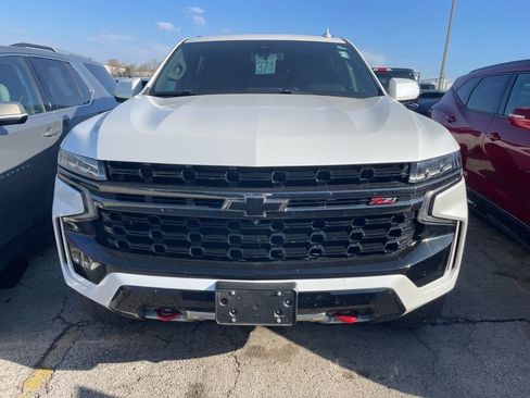 Used 2022 Chevrolet Suburban Z71 w/ Luxury Package image 2