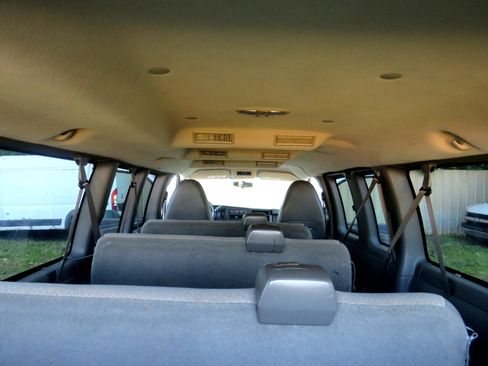 Used 2011 Chevrolet Express 3500 LS image 28