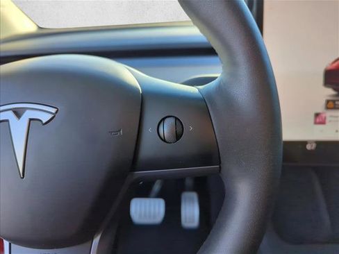 Used 2023 Tesla Model Y Performance image 14