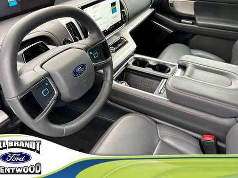 Used 2025 Ford Expedition Max Active image 4