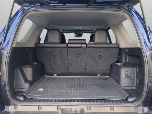 Used 2020 Toyota 4Runner Venture w/ Moonroof Package AWD/4WD image 46