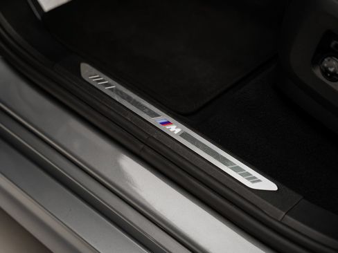 Used 2024 BMW X7 xDrive40i w/ M Sport Package AWD/4WD image 57