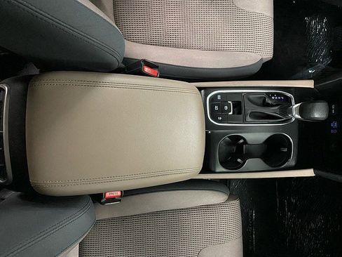 Used 2019 Hyundai Santa Fe SEL image 18