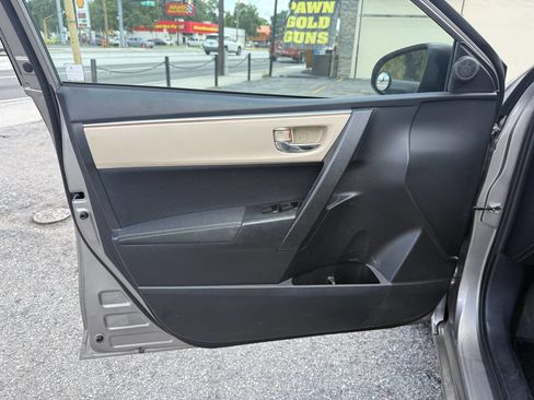 Used 2014 Toyota Corolla LE FWD image 11
