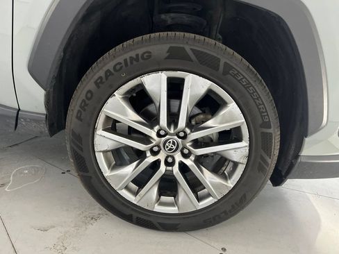 Used 2022 Toyota RAV4 XLE Premium AWD/4WD image 18