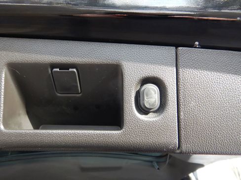 Used 2020 Chevrolet Tahoe LT image 30