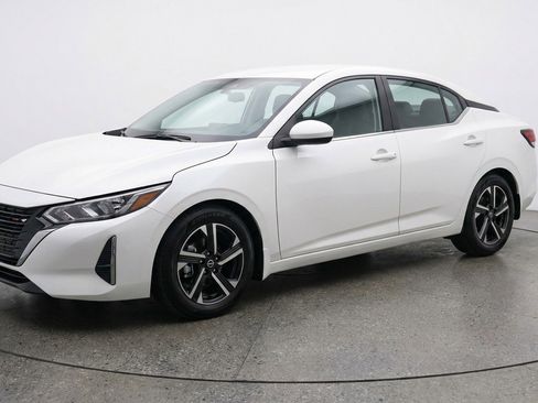 Used 2025 Nissan Sentra SV FWD image 3