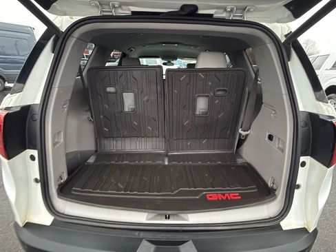 Used 2019 GMC Acadia SLT w/ LPO, Floor Liner Package image 14