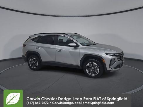 Used 2025 Hyundai Tucson SEL AWD/4WD image 2