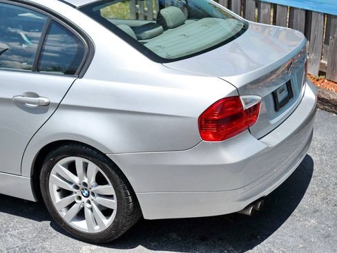 Used 2006 BMW 325i Sedan RWD image 10