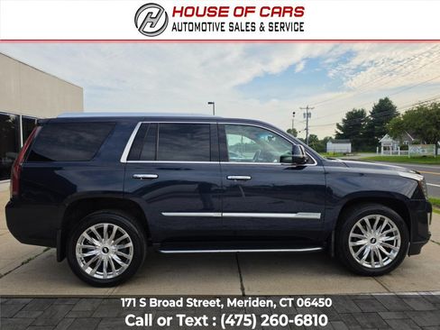 Used 2019 Cadillac Escalade Luxury AWD/4WD image 3