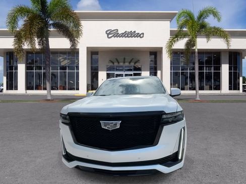 Certified 2023 Cadillac Escalade Sport Platinum w/ LPO, ONYX Package AWD/4WD image 4