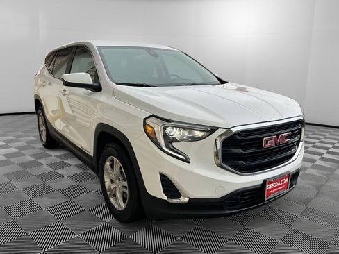 Used 2021 GMC Terrain SLE image 3
