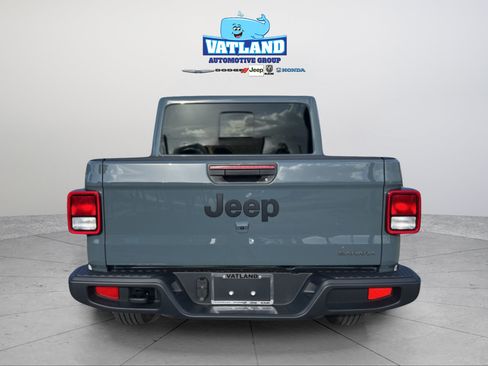 New 2026 Jeep Gladiator Sport AWD/4WD image 4
