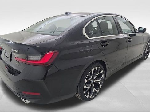 New 2026 BMW 330i xDrive Sedan w/ Convenience Package AWD/4WD image 9