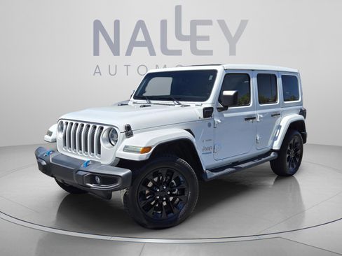 Used 2022 Jeep Wrangler Unlimited Sahara w/ Cold Weather Group AWD/4WD image 1