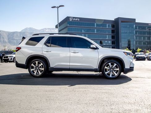 Used 2023 Honda Pilot Elite image 6