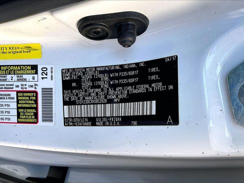 Used 2017 Toyota Sienna XLE image 30