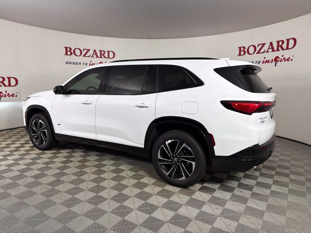 Used 2026 Buick Enclave Sport Touring w/ Power Package FWD image 7