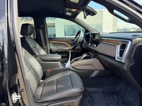 Used 2025 GMC Canyon Denali w/ LPO, Denali Black Edition image 10