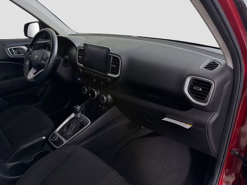 Used 2024 Hyundai Venue SEL image 28