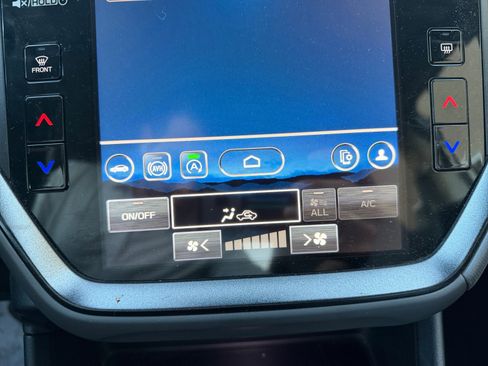 Used 2024 Subaru Crosstrek 2.5i Limited w/ Crosstrek Mirror Package image 11