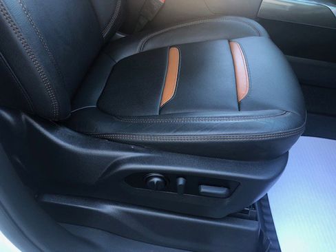 Used 2022 GMC Sierra 1500 AT4 w/ AT4 Preferred Package image 32