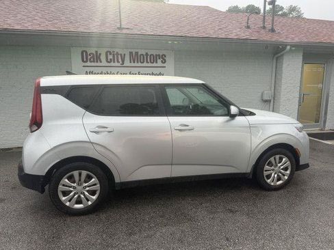 Used 2020 Kia Soul LX FWD image 4
