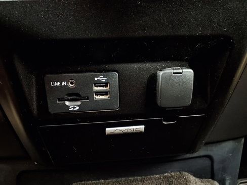 Used 2015 Ford F150 XLT w/ Equipment Group 302A Luxury image 24