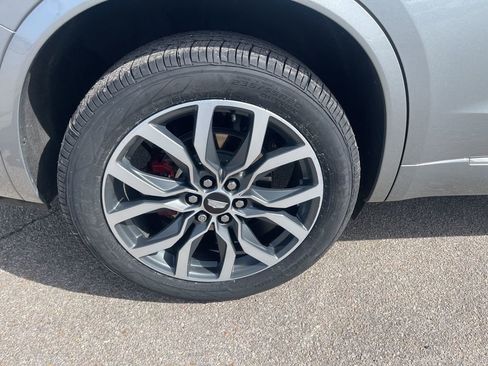 Used 2024 Cadillac XT6 Sport image 9