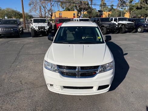 Used 2018 Dodge Journey SE image 46