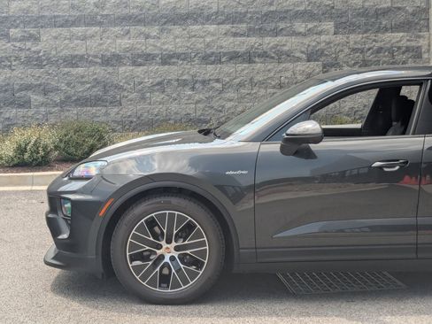 New 2025 Porsche Macan 4 Electric image 11