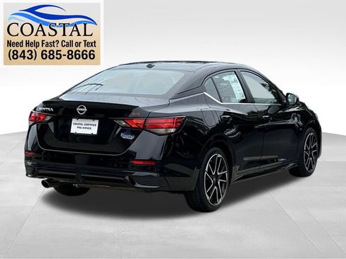 Certified 2025 Nissan Sentra SR FWD image 11