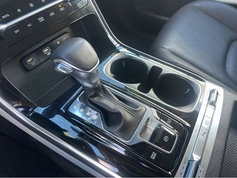 Certified 2024 Kia Carnival SX image 30