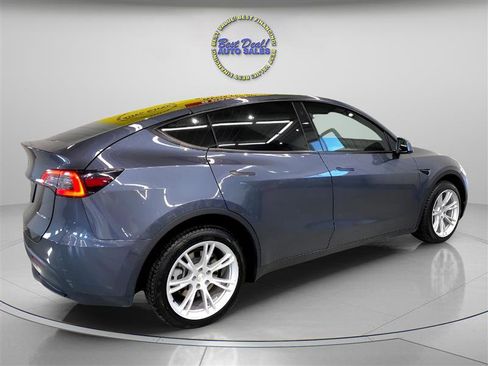 Used 2023 Tesla Model Y Long Range image 7