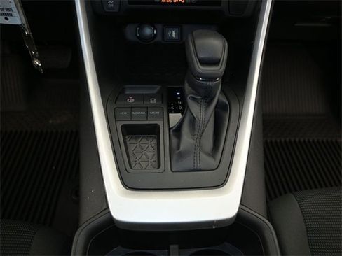 Used 2023 Toyota RAV4 LE image 8