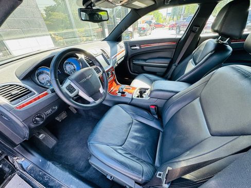 Used 2014 Chrysler 300 RWD image 12