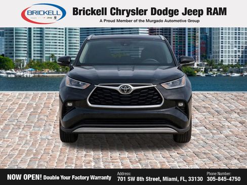 Used 2021 Toyota Highlander XLE FWD image 5