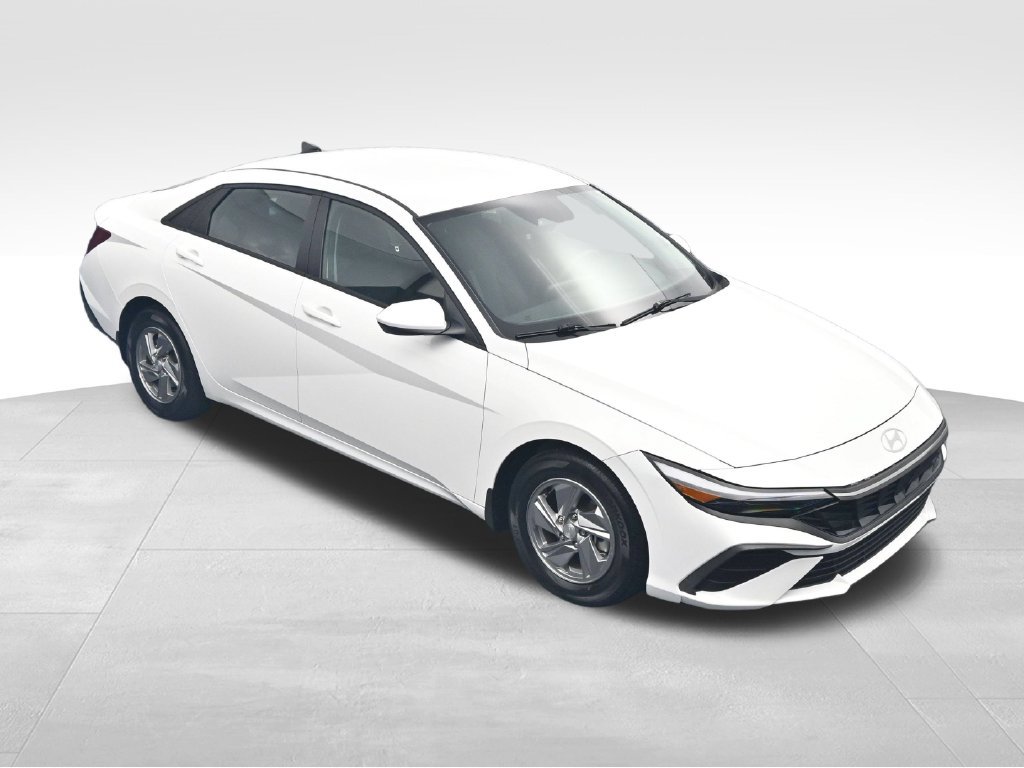 Used 2024 Hyundai Elantra SE FWD image 31