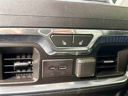 Used 2019 Chevrolet Silverado 1500 LTZ image 26