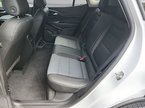 Used 2026 Chevrolet Trax LT FWD image 15