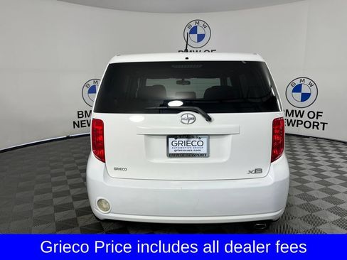 Used 2010 Scion xB FWD image 11