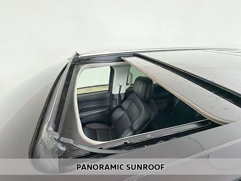 Used 2025 Lincoln Navigator Reserve AWD/4WD image 4