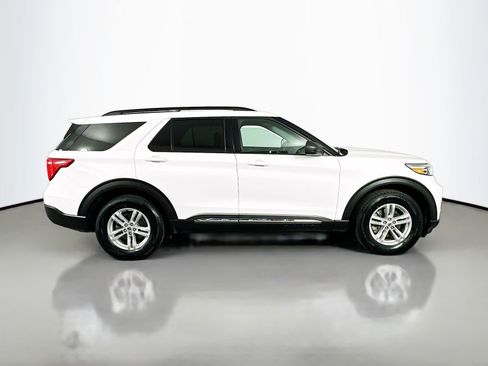 Used 2022 Ford Explorer XLT AWD/4WD image 9