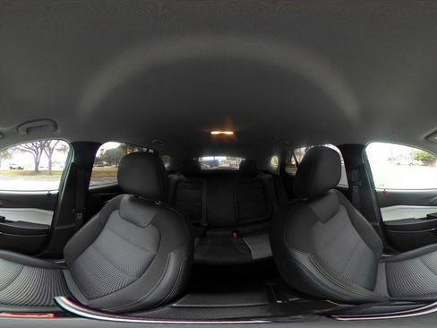 Used 2025 Chevrolet Trax LT image 37